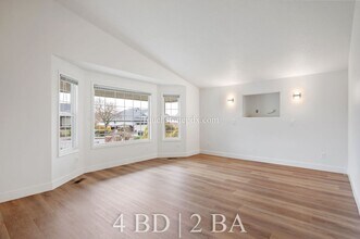 Building Photo - 20160 Quinalt Dr