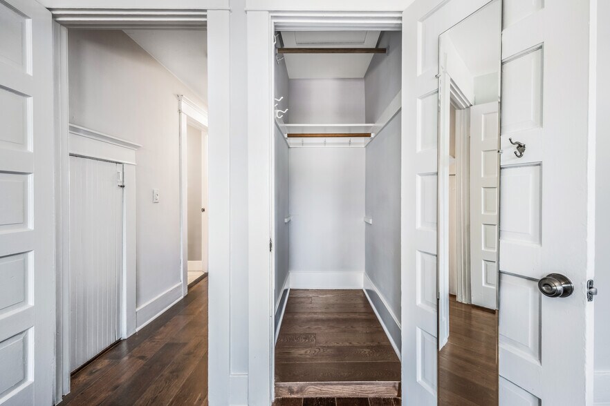 Building Photo - 1100 Coronado Ter