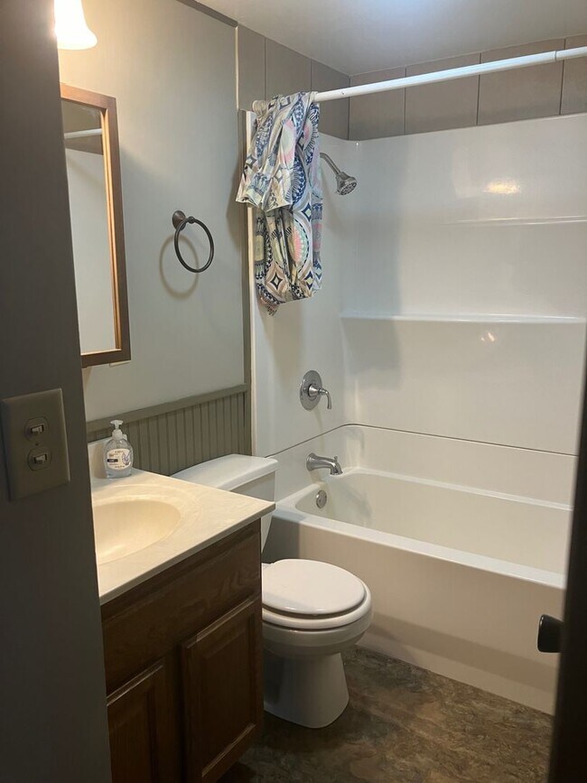 Building Photo - Stettin Duplex