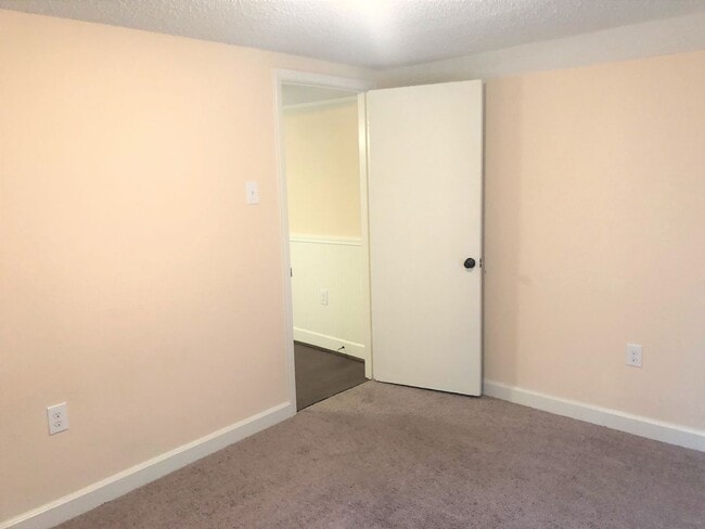 Building Photo - 1207 Maple St