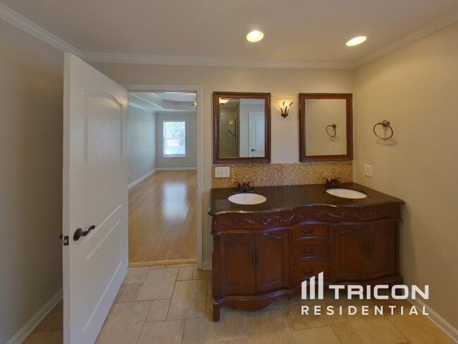 Building Photo - 3026 Wentworth Ct