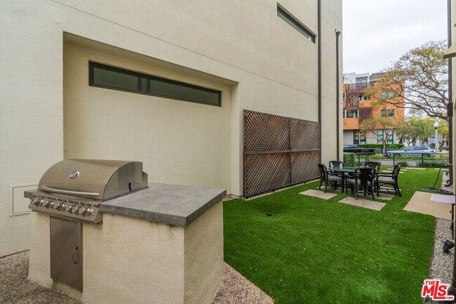 Building Photo - 12962 Discovery Crk