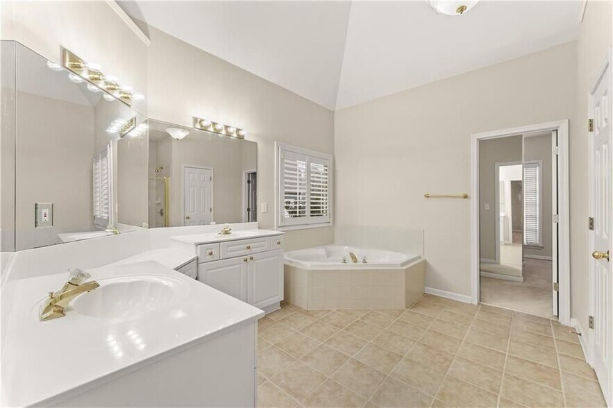 Building Photo - 4610 Planters Hill Dr