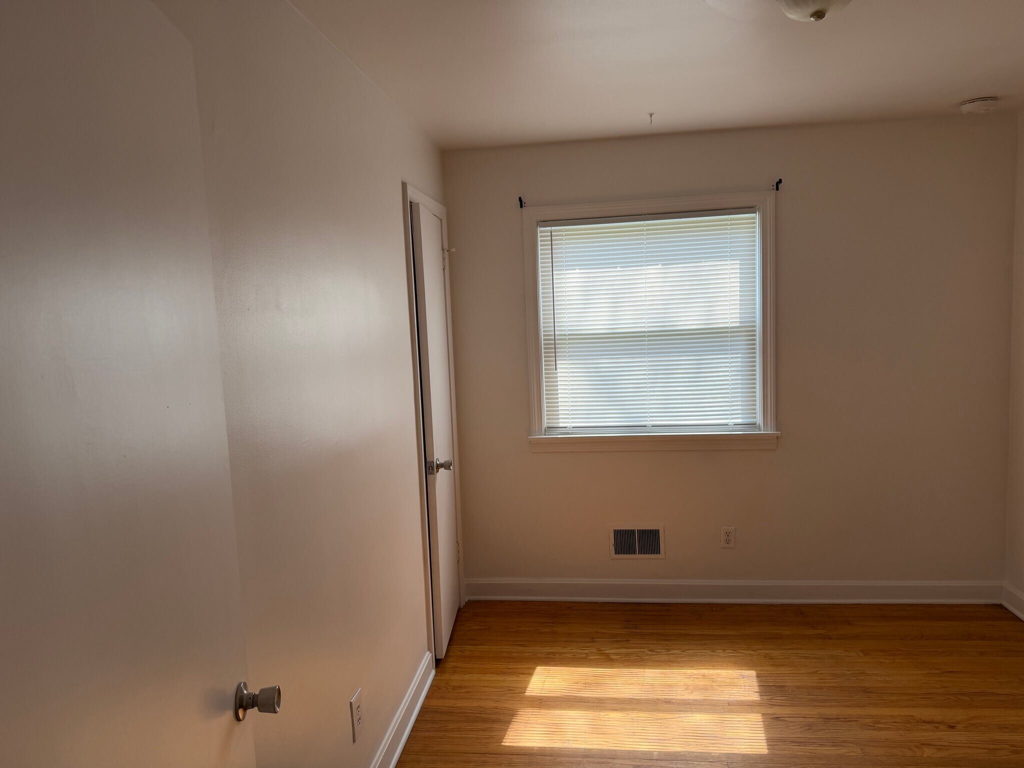 Building Photo - 1632 Stafford Ave