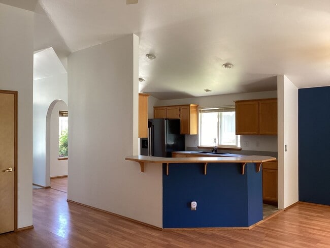 Building Photo - Spacious Lake Stevens Rambler with A/C