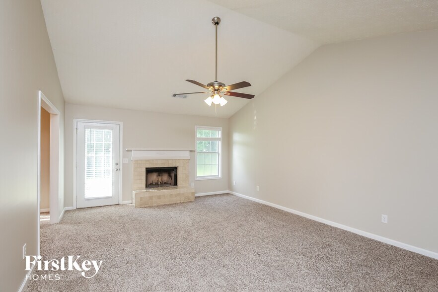 Building Photo - 1500 Summer Lake Terrace SW