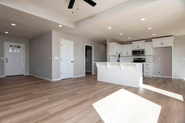 Building Photo - 861 S Parkside Cir