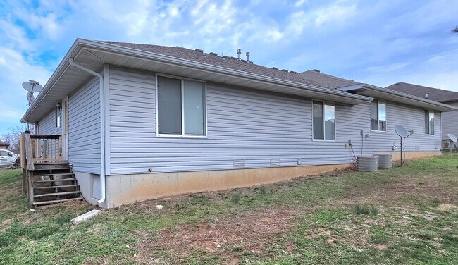 Building Photo - Brook 3760/3762