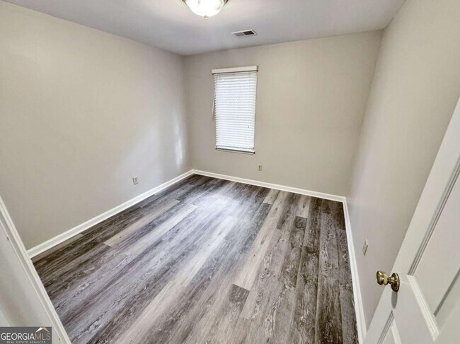 Building Photo - 4051 Coyte Dr