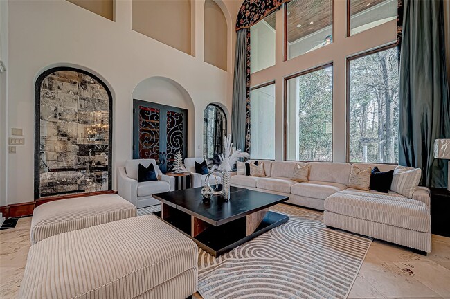 Building Photo - 3 Congressional Cir