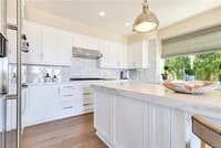 Building Photo - 1435 High Bluff Dr
