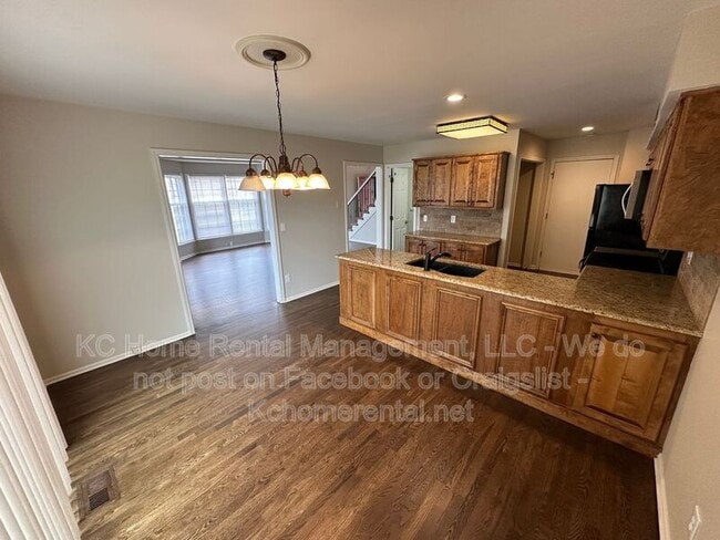 Building Photo - 6633 W 151st Pl