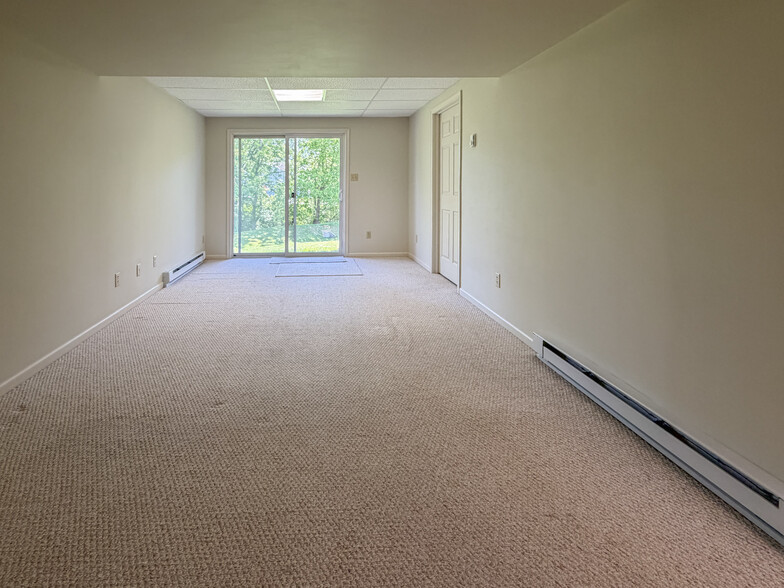 Building Photo - 185 Riders Way