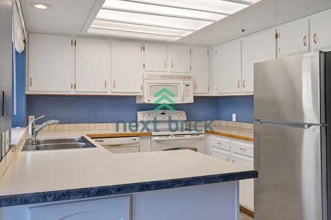 Building Photo - 2 Bedroom, 2 Bathroom Condominium Available for Rent