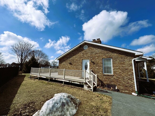 Building Photo - Spacious detached home in Dayton, VA