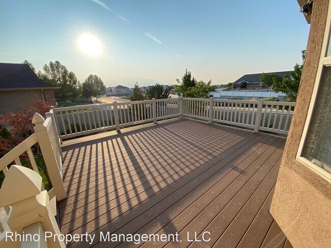 Building Photo - 6 br, 3.5 bath House - 8099 Pine Lake Circle