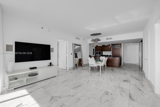 Building Photo - 465 Brickell Ave