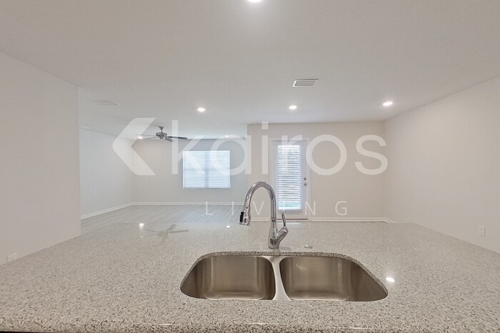 Building Photo - 154 Metalmark Dr