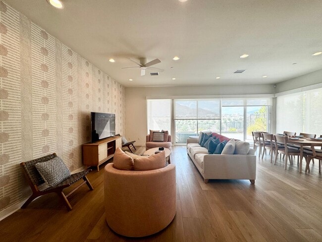 Building Photo - COMING SOON! STUNNING 3 Bedroom/2.5 bathroom in the highly desired Miralon Community!