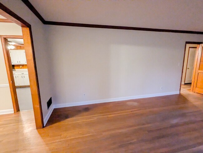 Building Photo - 2019 Bramblewood Dr NE