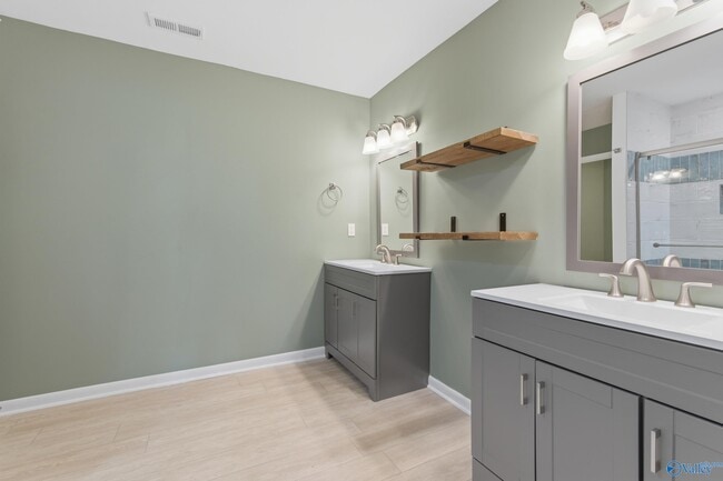 Building Photo - 504 Delaney Rd NW