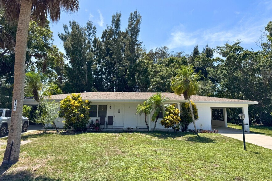 Building Photo - 2555 Granada Ave