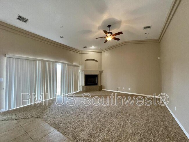 Building Photo - 11 Hickory Knoll Cir