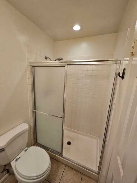 Building Photo - 7632 Amazon Dr