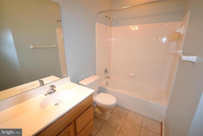 Building Photo - 2236 Sussex Way