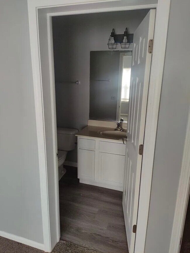 Building Photo - 1900 N Laramie Ave