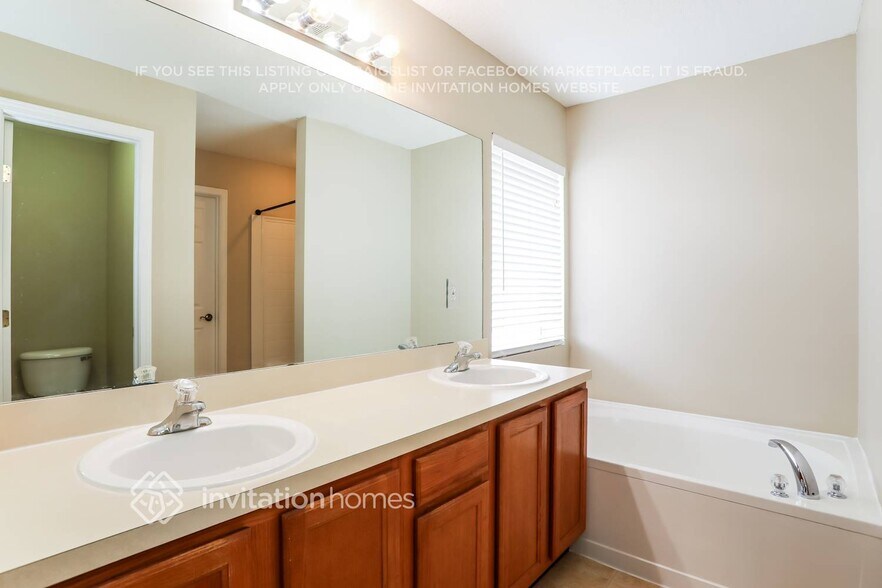 Building Photo - 4011 Pebble Brooke Circle South