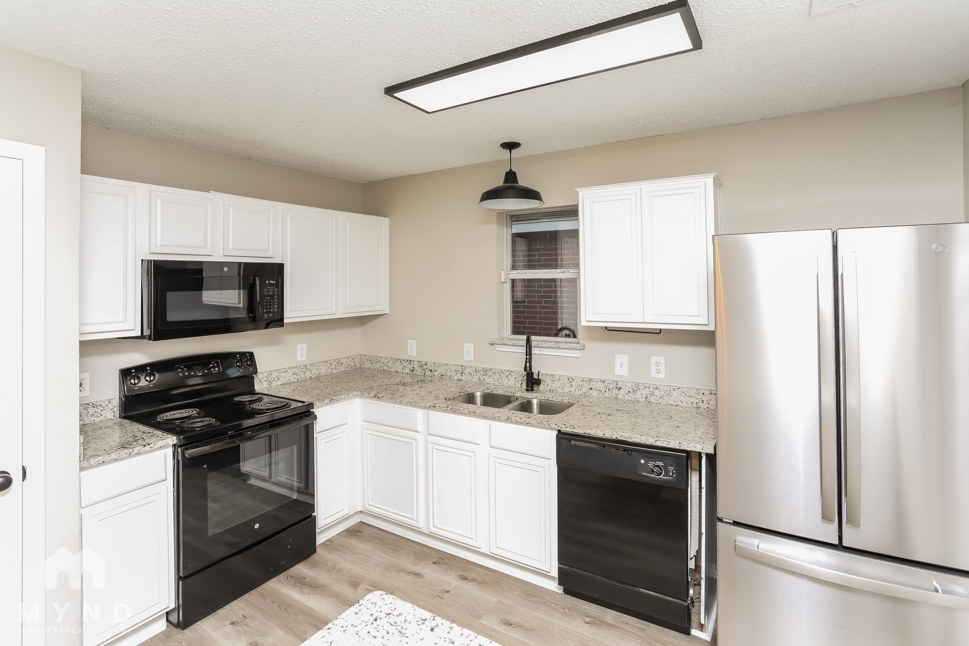 Building Photo - 605 Raven Dr