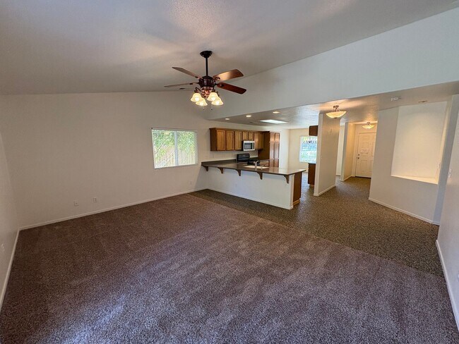 Building Photo - Lovely home available in Shannon Ranch area!