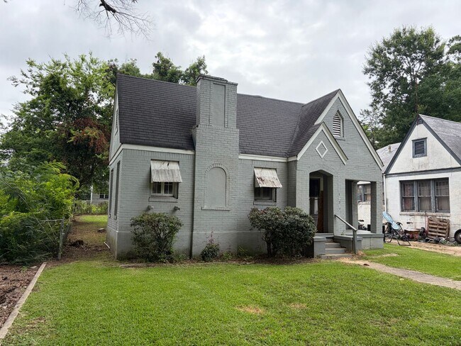 Building Photo - 132 E Jordan St