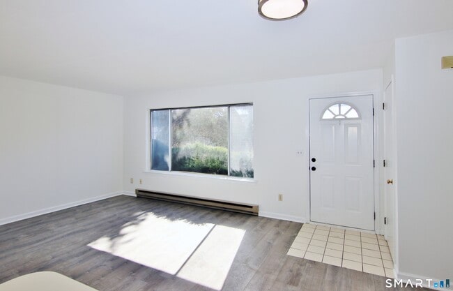 Building Photo - 15 Bungalow Park