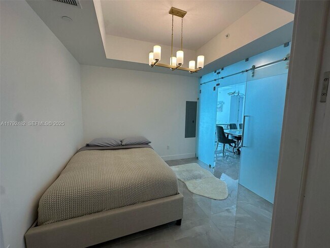 Building Photo - 17550 Collins Ave