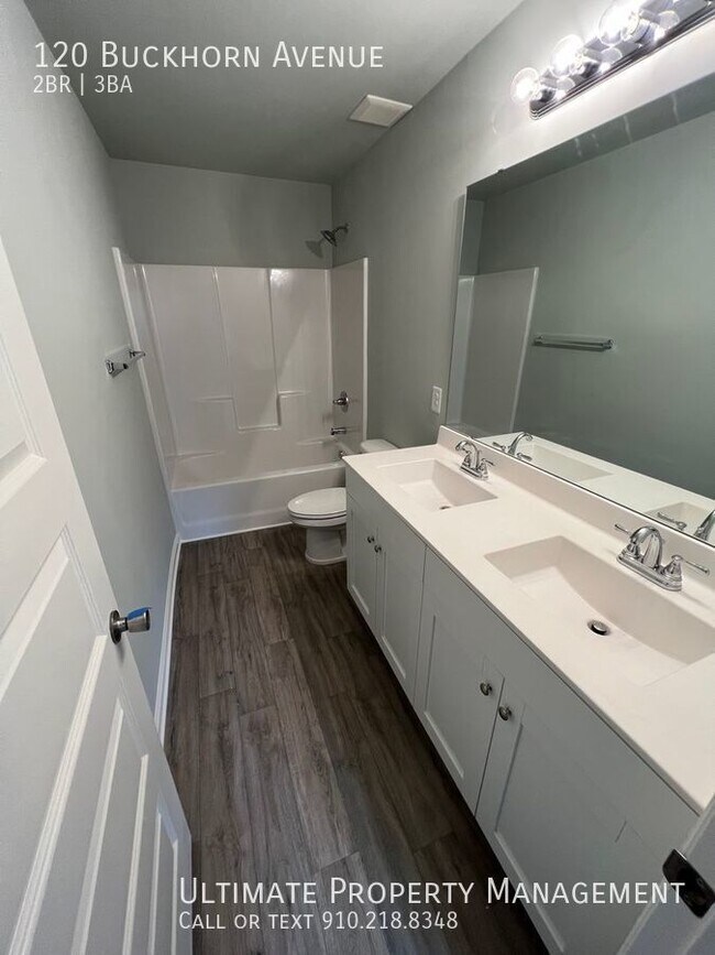 Building Photo - 2BR/3BA Townhome Available for Rent in Hol...