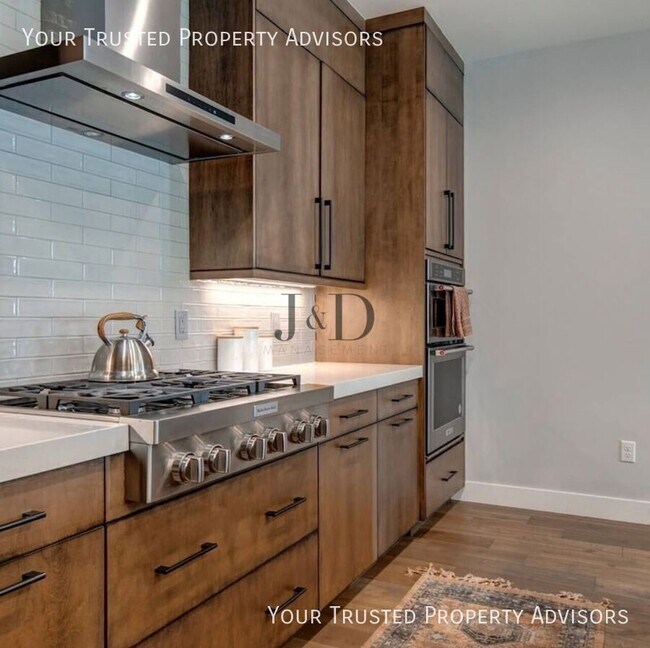 Building Photo - 807 E Klaim Dr