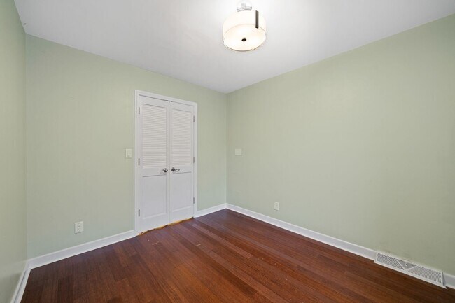 Building Photo - 3 Bedroom, 2.5 Bath Condo on the Pebble Creek Golf Course