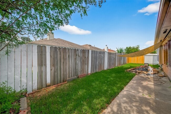 Building Photo - 9511 Mankay Ln