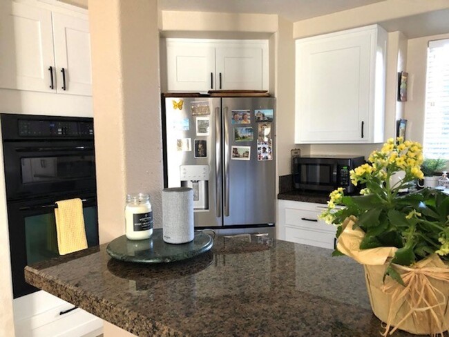 Building Photo - Poway - Fully furnished, 3 BR, 2.5 BA, 2-s...