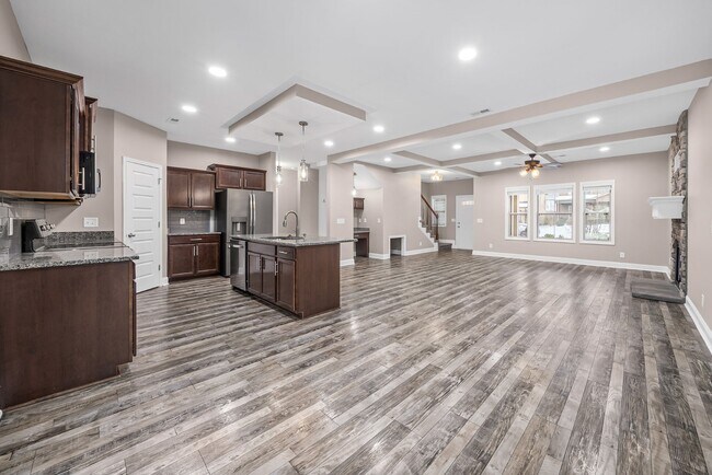 Building Photo - 1151 Eagle's View Dr