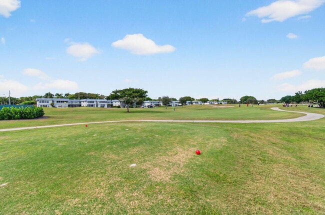 Building Photo - 213 Waterford Cresent