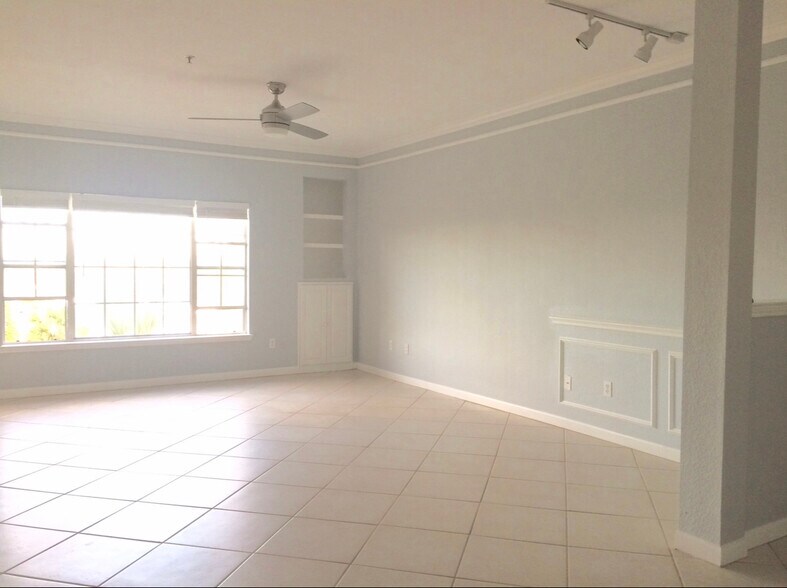 Building Photo - 4345 Bayside Village Dr