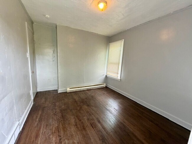 Building Photo - 9516 Wayburn St