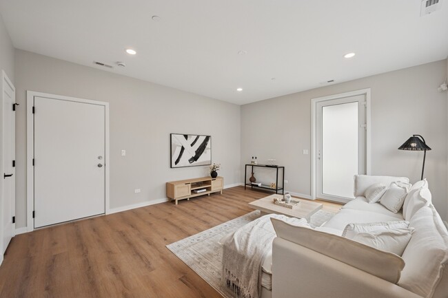 Building Photo - Forest Park - New Construction Luxury Townhomes!