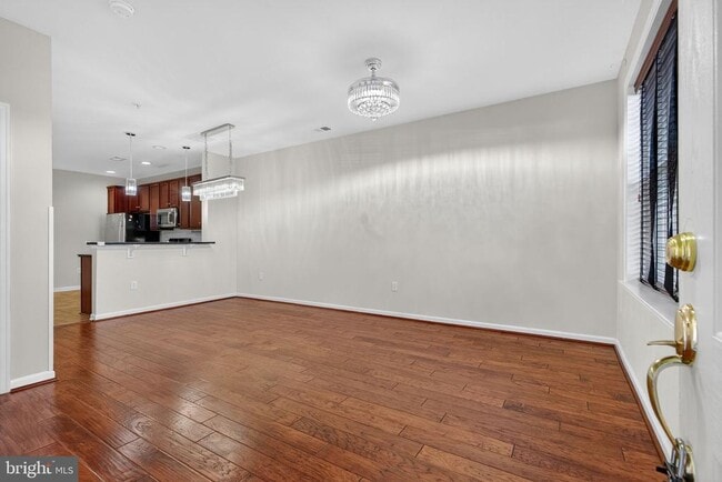 Building Photo - 42563 Highgate Terrace