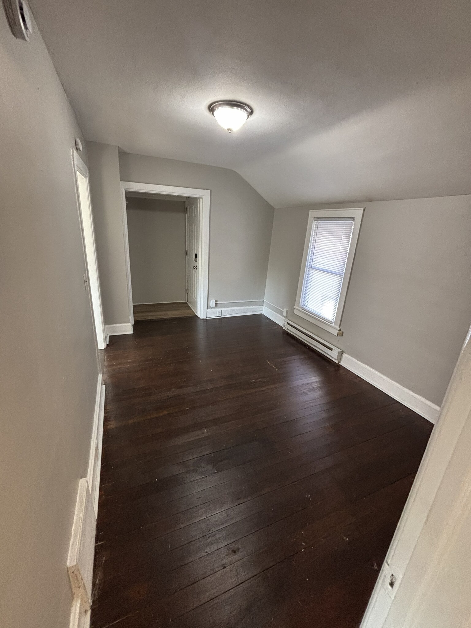 Building Photo - 472 Case Ave