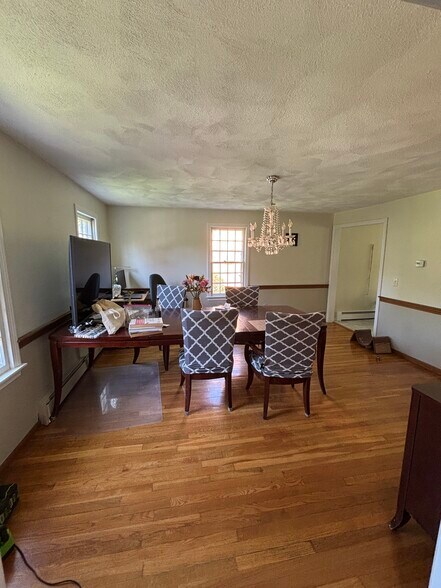 Building Photo - 5 Freeman Cir