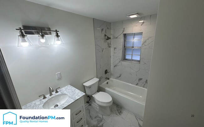 Building Photo - 7939 Dovie Ln